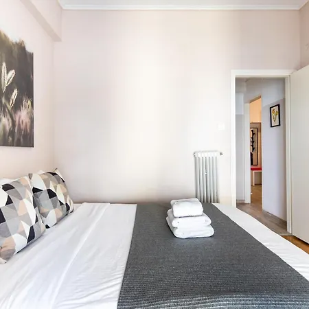 Selany's Chic In The Heart Of Apartment