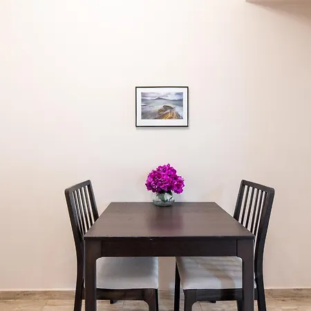 Selany's Chic In The Heart Of Apartment *