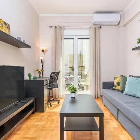 Selany's Chic In The Heart Of Apartment Athens