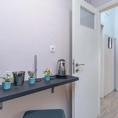 Selany's Chic In The Heart Of Apartment